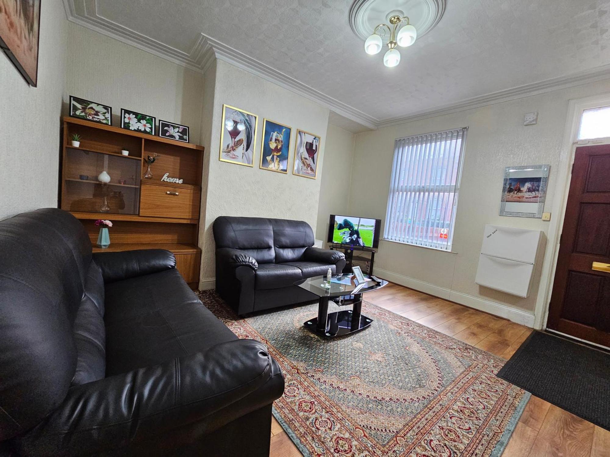 Отель Bright Sunny, Double Bed With Garden, Tv And Wi-Fi Лидс Экстерьер фото